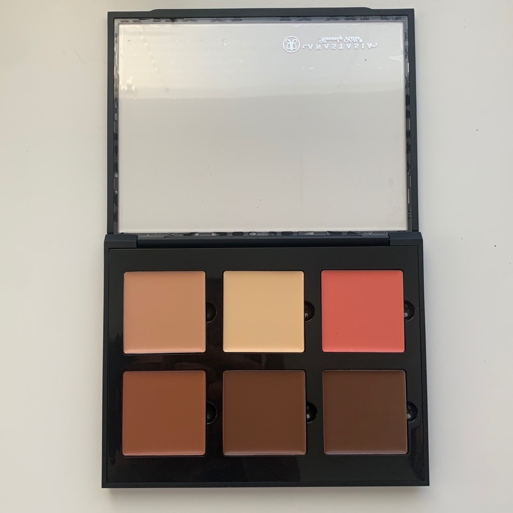 Anastasia Beverly Hills contour cream kit 💫